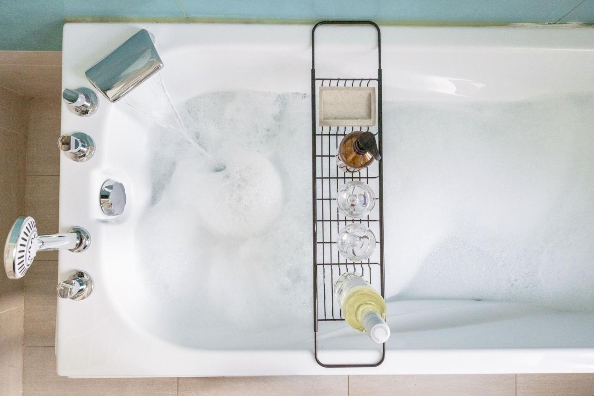 Wellness Retreat With Sauna & Jacuzzi - 1 Min To Opera Budapest Kültér fotó