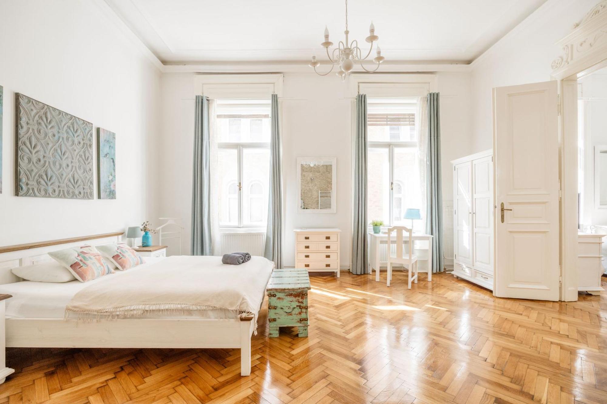 Wellness Retreat With Sauna & Jacuzzi - 1 Min To Opera Budapest Kültér fotó