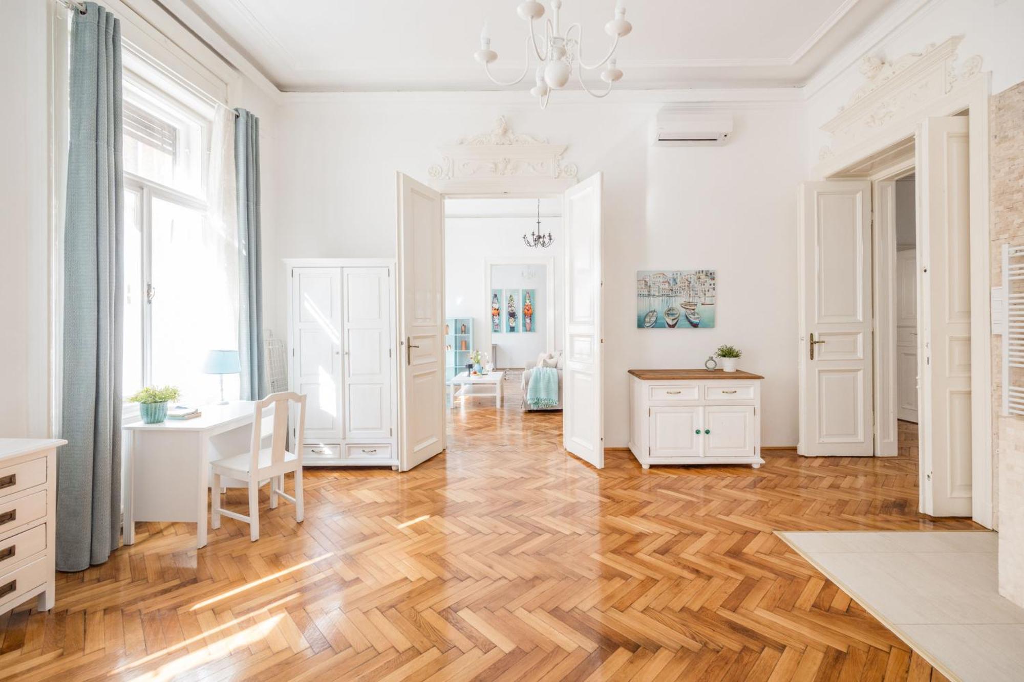 Wellness Retreat With Sauna & Jacuzzi - 1 Min To Opera Budapest Kültér fotó