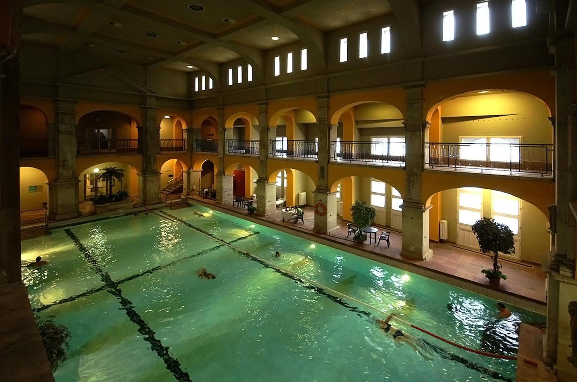 Wellness Retreat With Sauna & Jacuzzi - 1 Min To Opera Budapest Kültér fotó