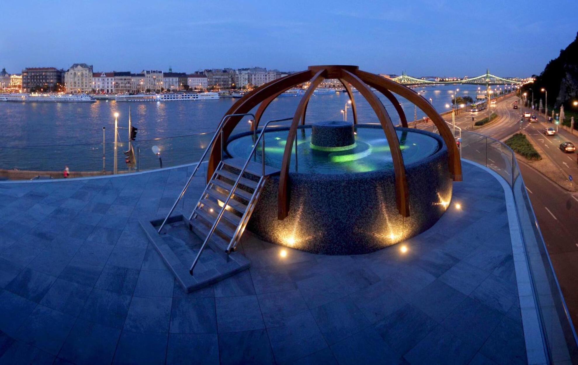 Wellness Retreat With Sauna & Jacuzzi - 1 Min To Opera Budapest Kültér fotó